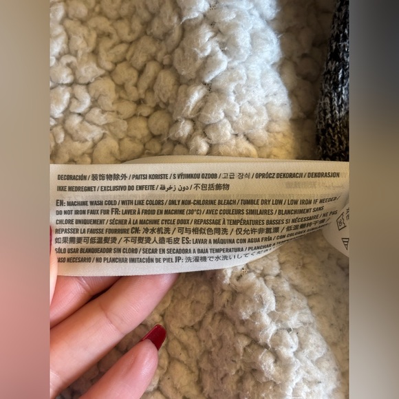 Abercrombie & Fitch Off-White And Gray Textured Sweater Cardigan - Picture 7 of 7